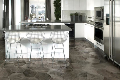 Inspiration for a contemporary kitchen remodel in Toronto