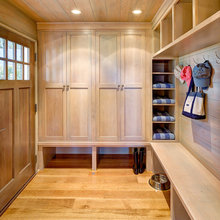 Lake Dunlap Mud room