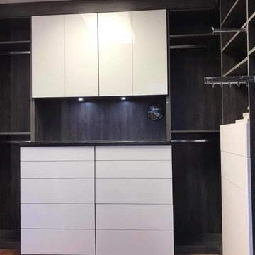 Walk-in closet