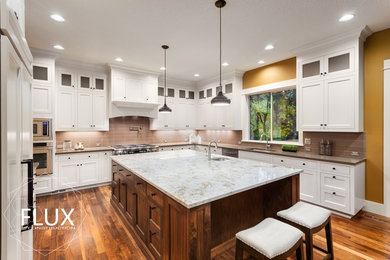 Inspiration for a transitional kitchen remodel in Los Angeles