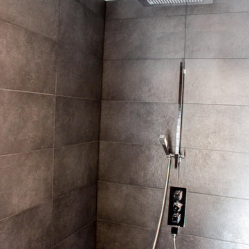 Petite salle de bain spacieuse