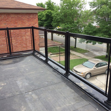 Aluminum and Glass Railings - 102