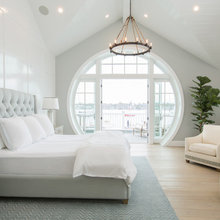 Vaulted ceiling on the bedroom floor