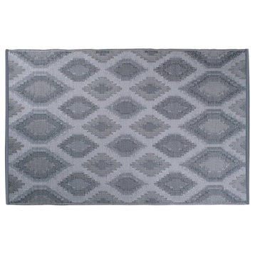 DII 4x6' Modern Style Plastic Ikat Outdoor Rug in Gray Finish