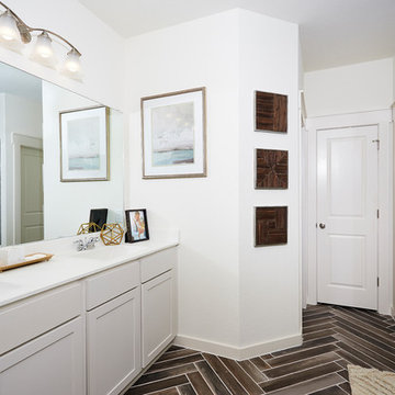 San Antonio, Texas | Ladera Highpoint - Journey Latitude Owner's Bathroom