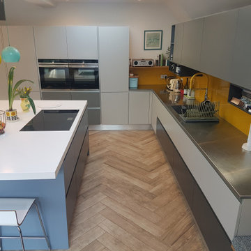 Grove Avenue N10