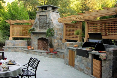 Inspiration for a timeless patio remodel in Los Angeles