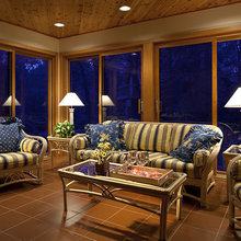 Screened in/sunroom