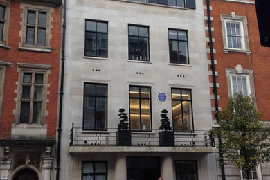 ロンドンにあるエクレクティックスタイルのおしゃれな住まいの写真