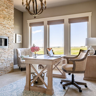 Landhausstil Arbeitszimmer mit Kaminumrandung aus Stein Ideen, Design