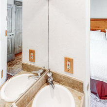 Telluride - Guest Bath (Before)