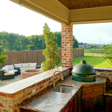 Outdoor Kitchen