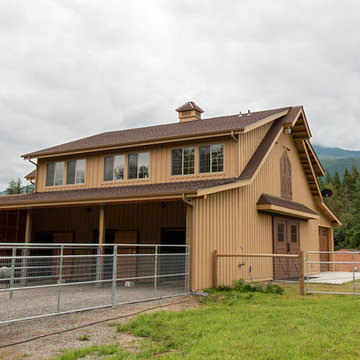 Barn Home in the Cascade Foothills