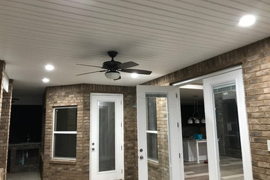 Example of a sunroom design in Jacksonville