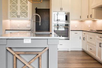 Kitchen - kitchen idea in Oklahoma City