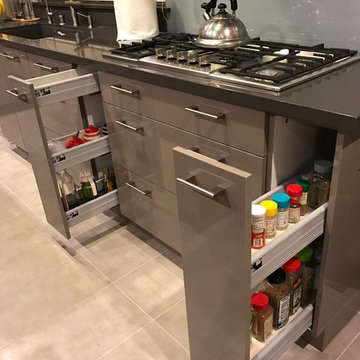 Luxury contemporary kitchen