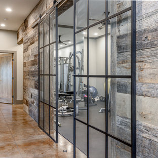 他の地域の中サイズのモダンスタイルのおしゃれな多目的ジム (グレーの壁、グレーの床) の写真