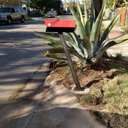 E. 9th Street - Mailbox Accessories