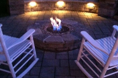 Example of a classic patio design in Toronto