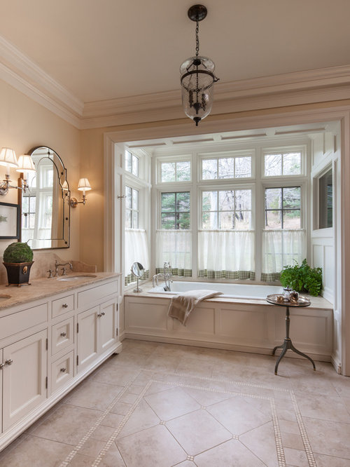 Landhausstil Badezimmer mit Kalkstein-Waschbecken/Waschtisch Ideen