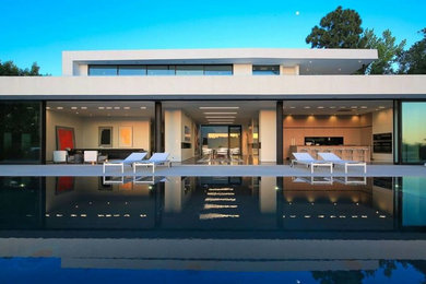 Inspiration for a contemporary pool remodel in Los Angeles
