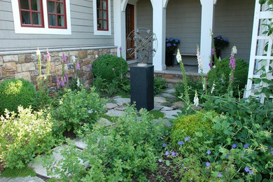 Inspiration for a large craftsman partial sun landscaping in DC Metro.