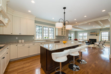Example of a classic kitchen design in Boston