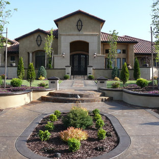 Mittelgroßer, Halbschattiger Stilmix Vorgarten mit Betonplatten in Sacramento