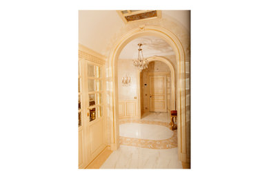 Elegant entryway photo in Moscow