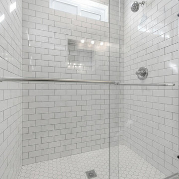 2 BR 900 sqft ADU in San Diego Historic District Shower