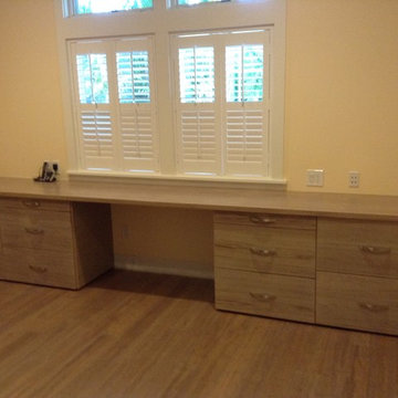 Teak Zoom-Room Office