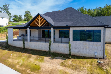 Inspiration for a rustic home design remodel in Little Rock
