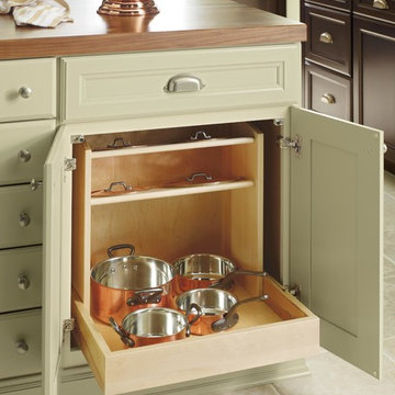 Organizing Features: Roll tray