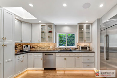Inspiration for a kitchen remodel in Los Angeles