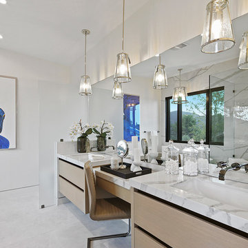 Luxurious Brentwood Home