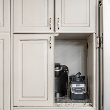 A Kitchen for Family and Entertaining