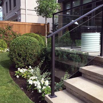 Lytton Park Terrace – Backyard Glass Panel Railing