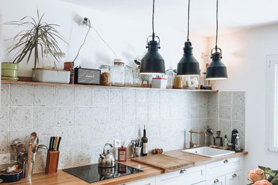 Réalisation d'une cuisine champêtre.