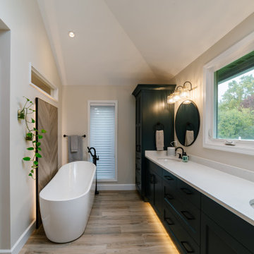 Opulent Oasis Bath