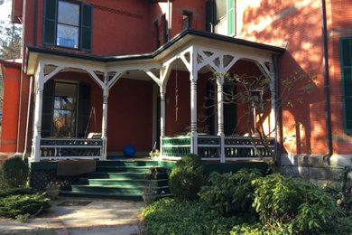 Exterior home idea in New York