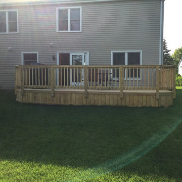 Classic Wood Deck Design in Buffalo Grove, IL