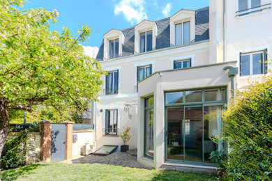 Cette image montre une façade de maison traditionnelle.
