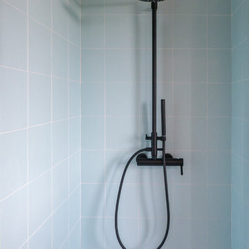 Design e colore in un bagno giocoso