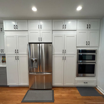 Transitional Kitchen Remodel Done in a Two-Tone Color