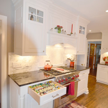 Glengary Residence Kitchen - Shaker Heights