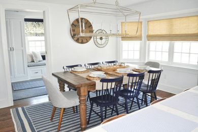 Dining room - transitional dining room idea in New York