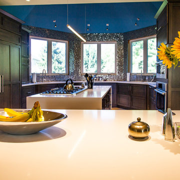 Two Islands in Expansive Great Room with Modern Design
