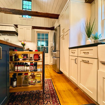 Amherst NH Farmhouse Kitchen