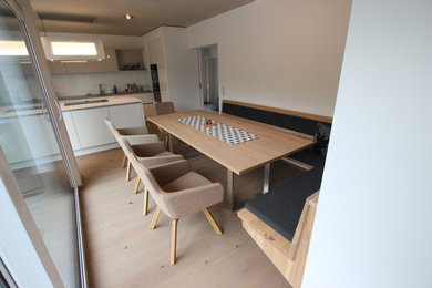 Modernes Esszimmer in Sonstige