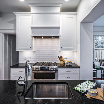 Transitional Kitchen with Industrial Vibes